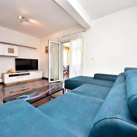 Fliri By Interhome Lägenhet