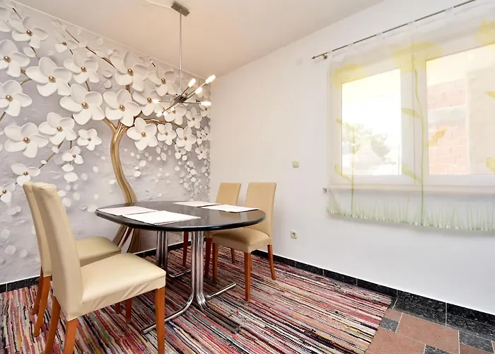 Fliri By Interhome * ויר